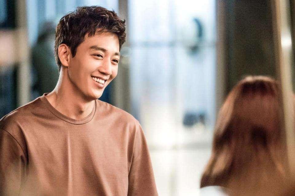 机智医生生活第二季12集深度解析：揭秘医疗温情与角色成长的高光时刻