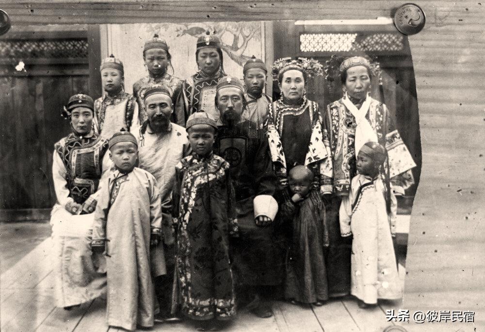 俄罗斯社会生活的百科全书：揭秘历史变迁与文化传承的便捷指南