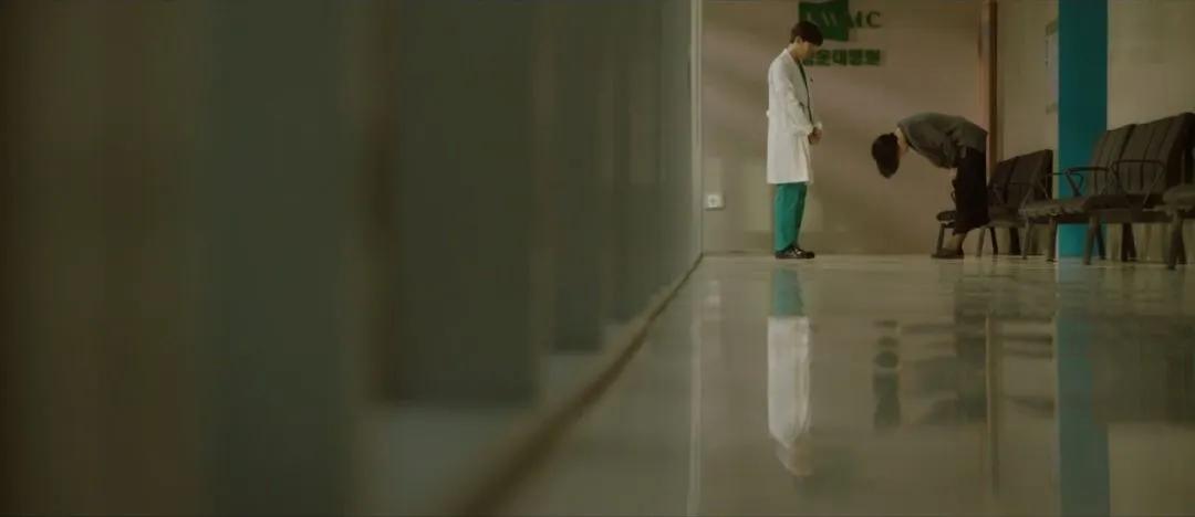 机智医生生活11集深度解析:医患温情与成长感动全记录 机智医生生活11集深度解析:医患温情与成长感动全记录